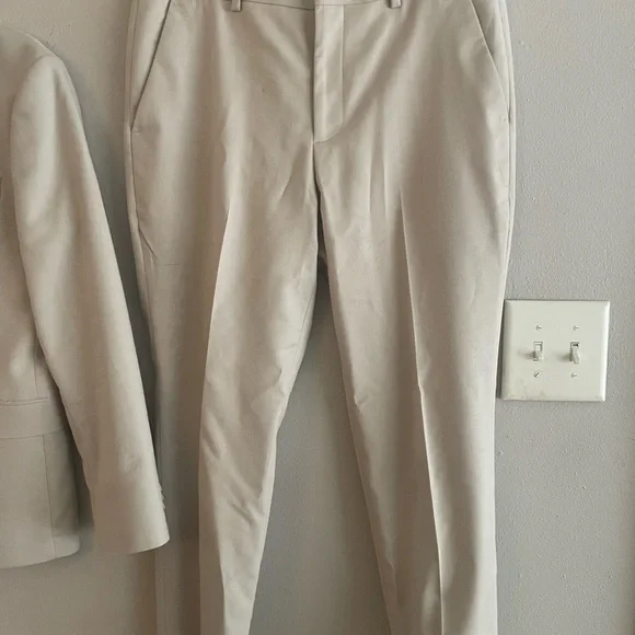 Express Men's Beige Suit Jacket and pants - Picture 4 of 6